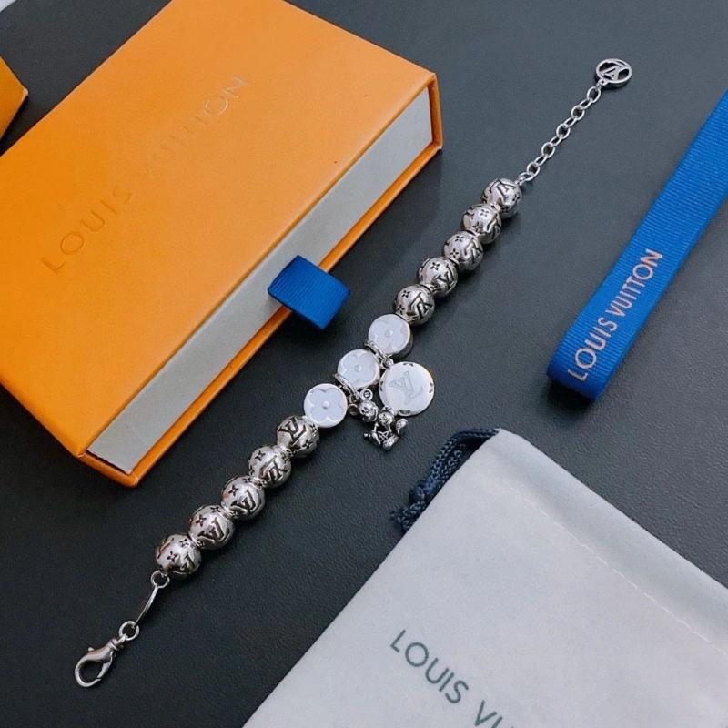 Durable LX Necklaces 310471