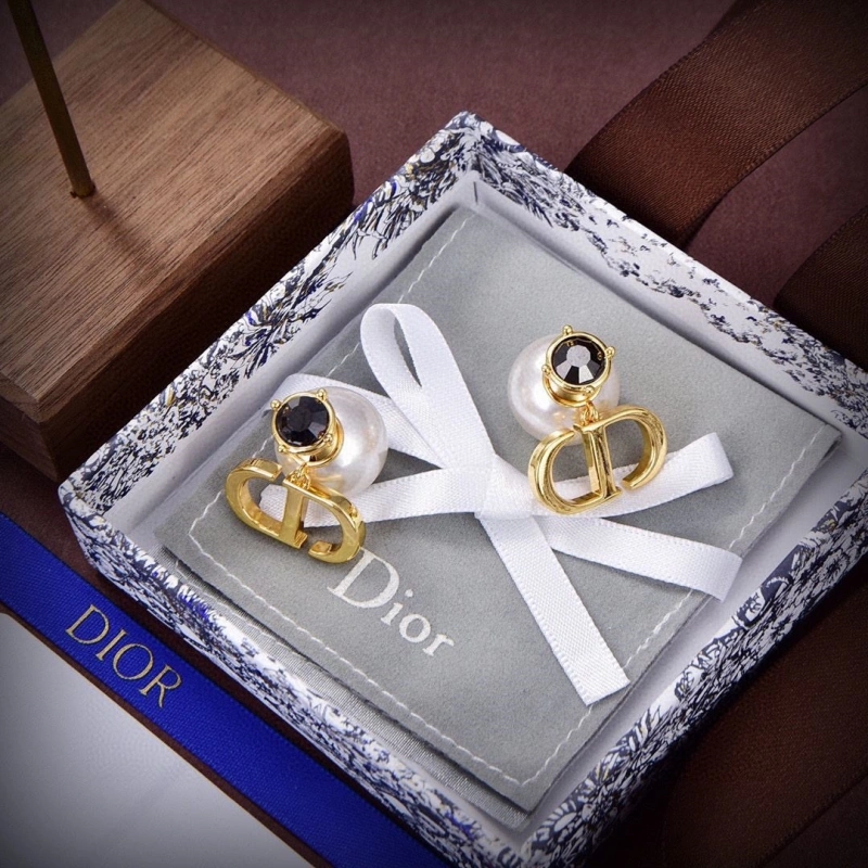 Minimalist Christian Dxxr Earrings 294780