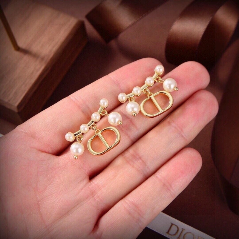 Christian Dxxr Earrings Elegant 294777