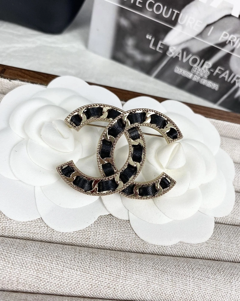 Modern Chxnxl Brooches 284054