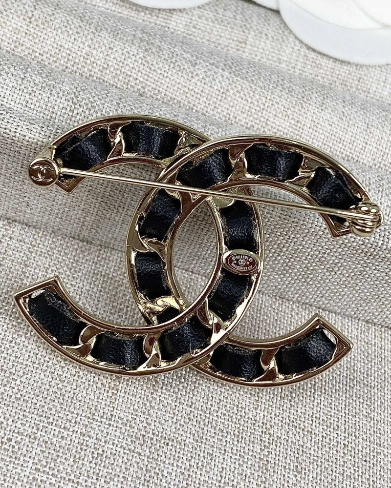 Modern Chxnxl Brooches 284054