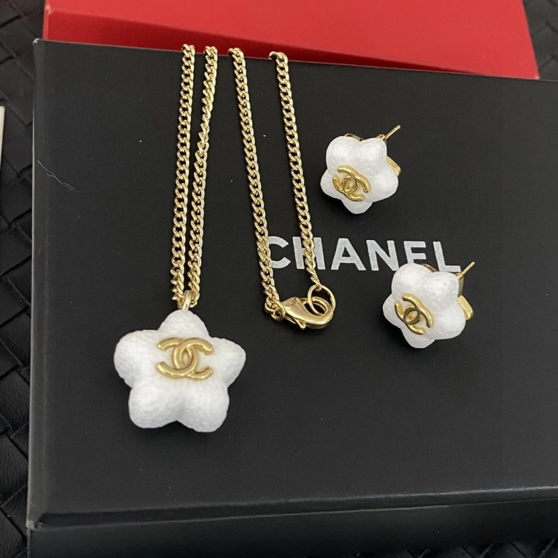 Modern Chxnxl Earrings 288452