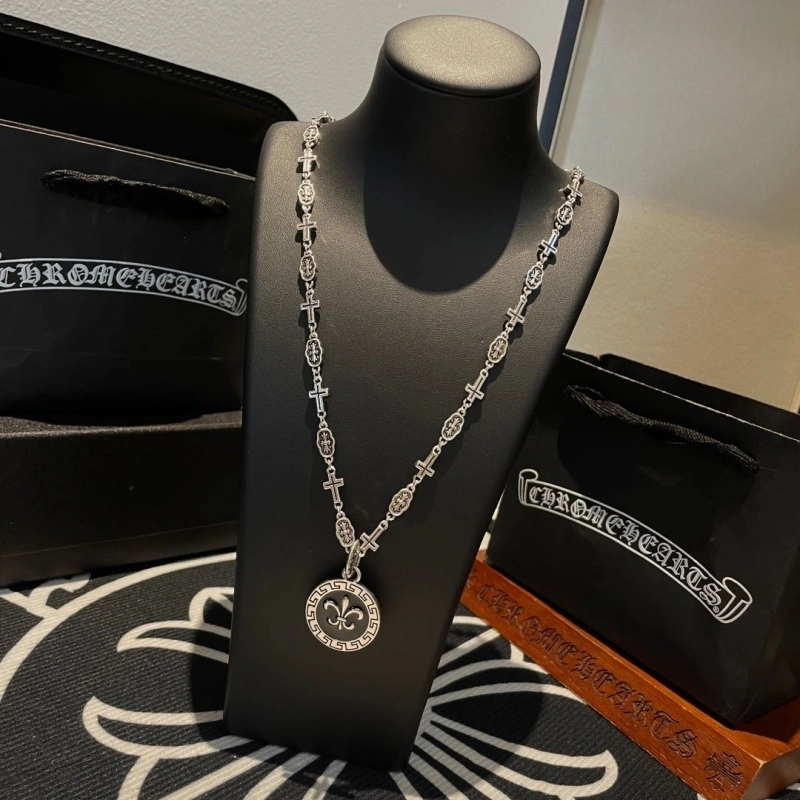 Resilient Chrxmx Hxxrts Necklaces 299285