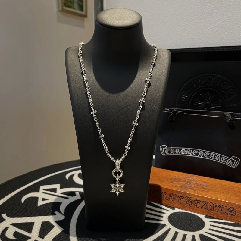 Stylish Chrxmx Hxxrts Necklaces 299283