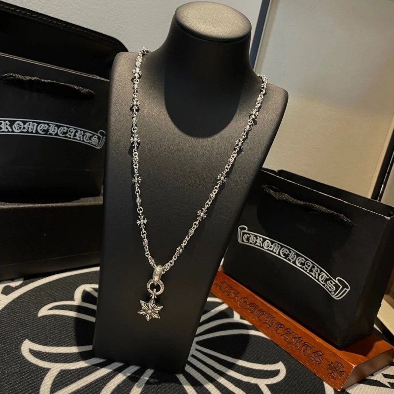 Stylish Chrxmx Hxxrts Necklaces 299283