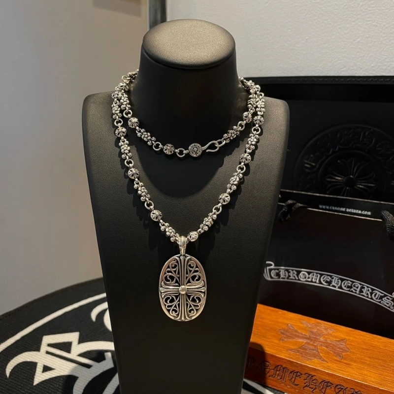 EasyMatch Chrxmx Hxxrts Necklaces 299281