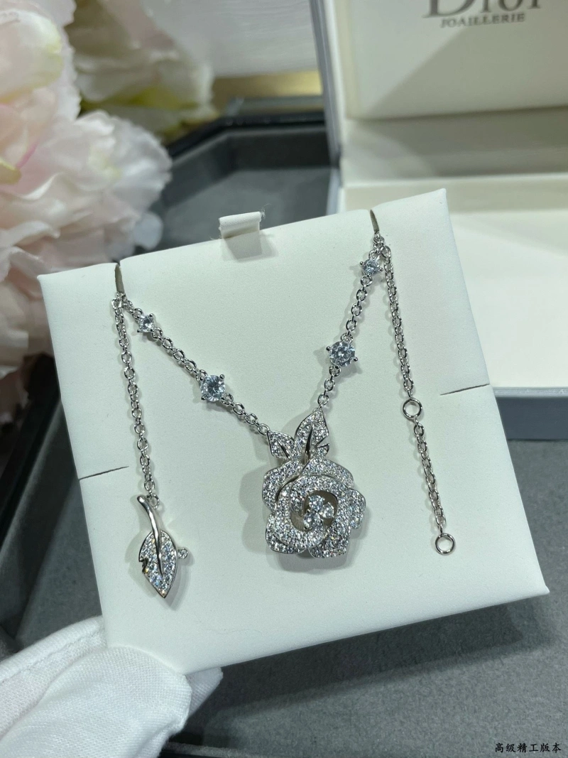 Christian Dxxr Necklaces Breathable 294665