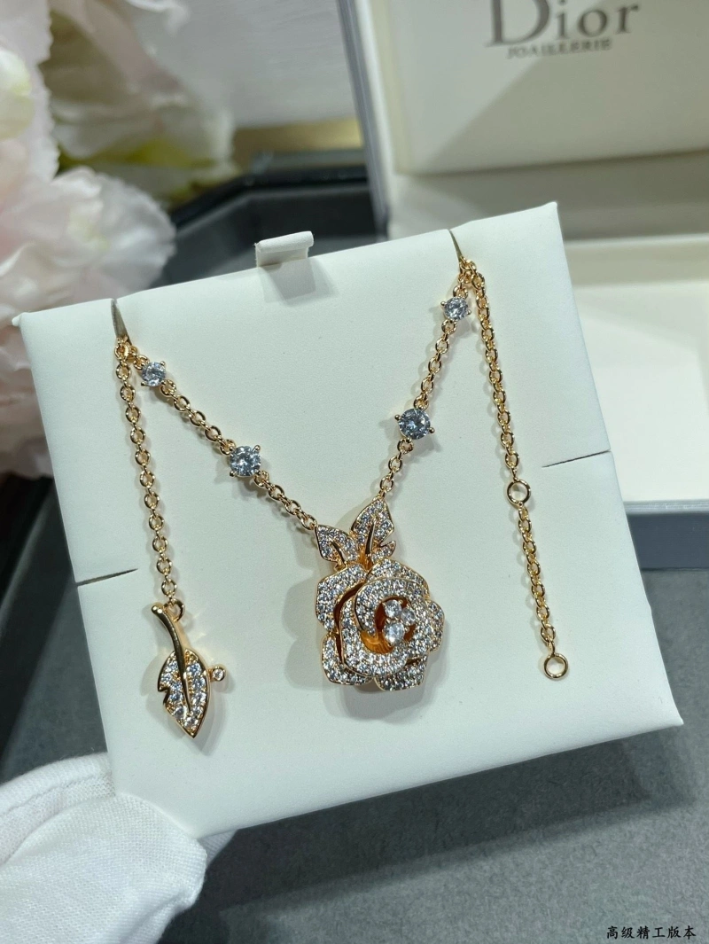 Christian Dxxr Necklaces Breathable 294665