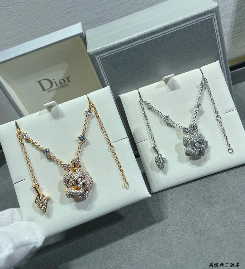 Christian Dxxr Necklaces Breathable 294665