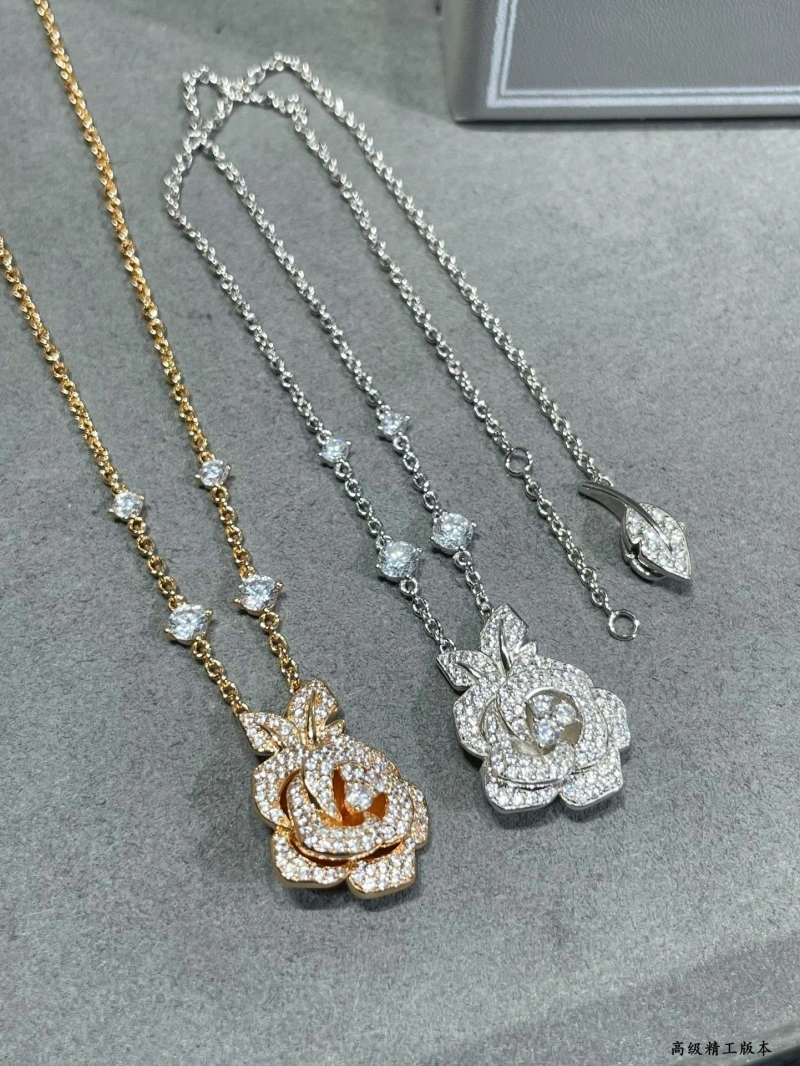 Christian Dxxr Necklaces Breathable 294665