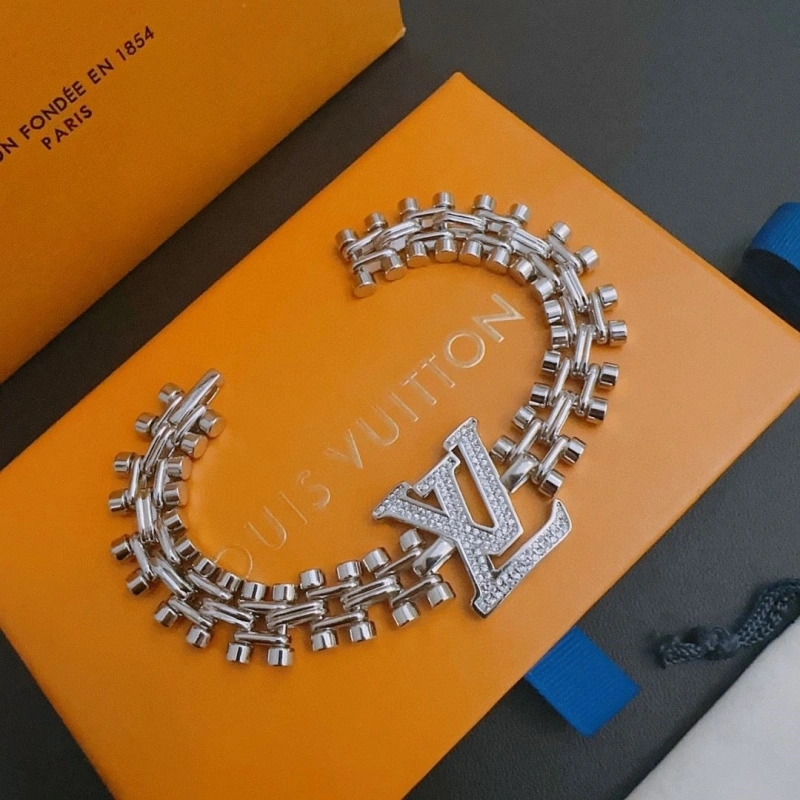 Durable LX Necklaces 310443