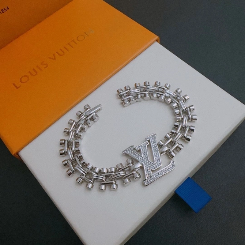 Durable LX Necklaces 310443
