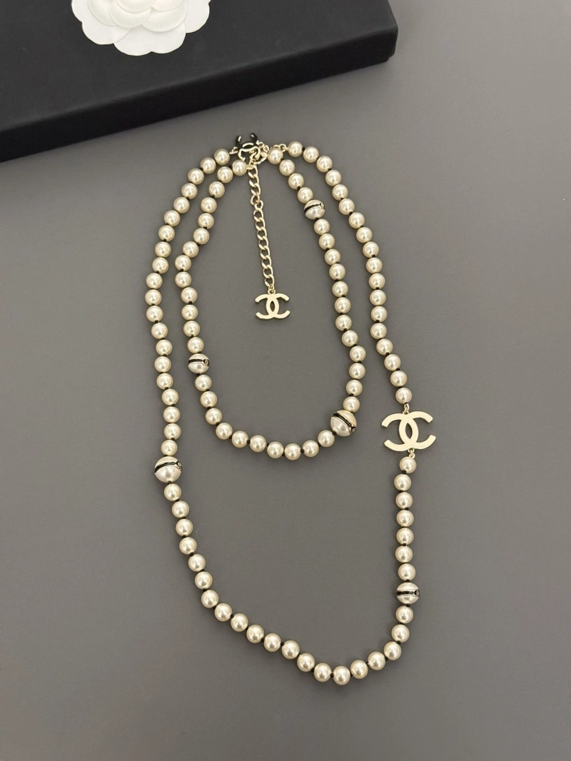 Vibrant Chxnxl Necklaces 288021