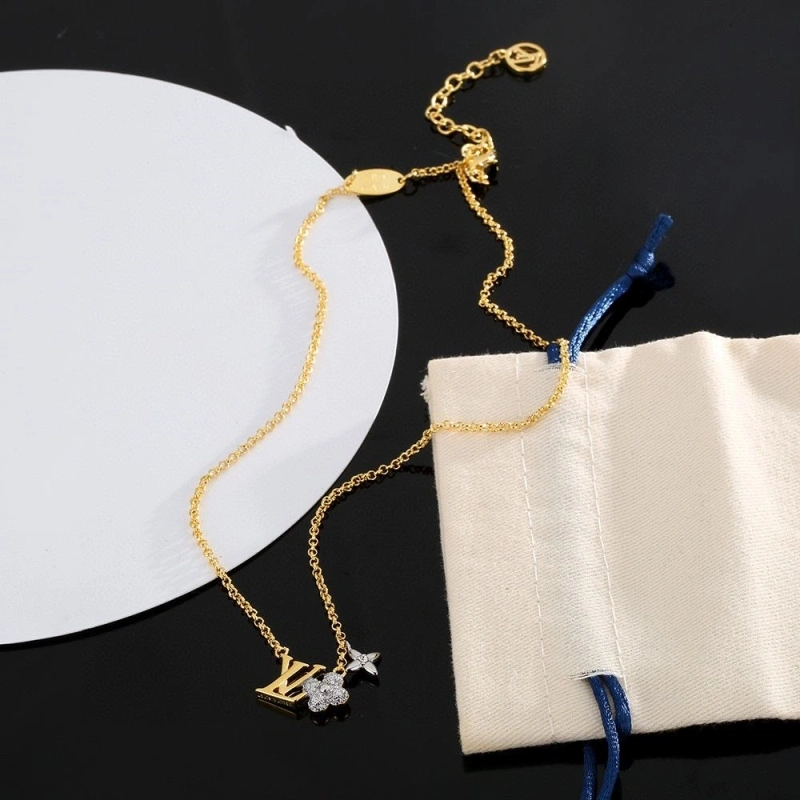 Trendy LX Necklaces 310424