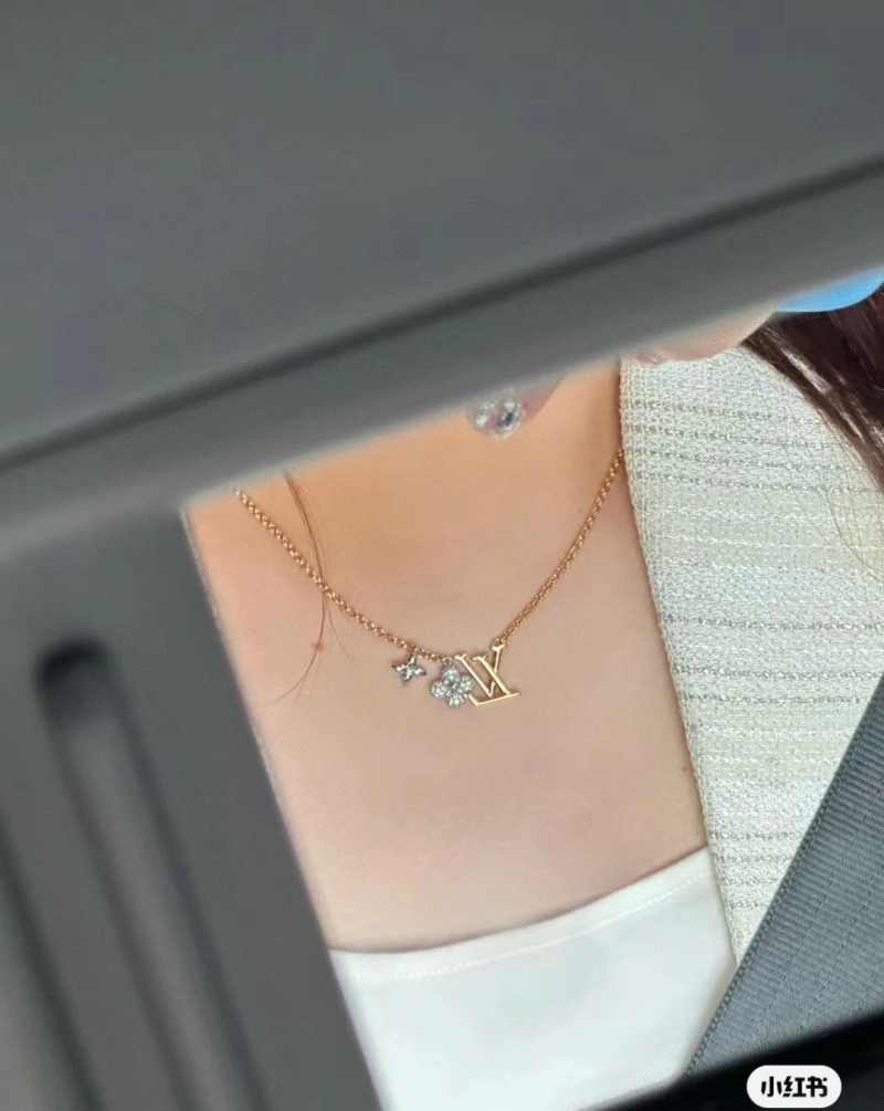 Trendy LX Necklaces 310424