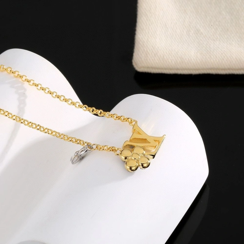 Trendy LX Necklaces 310424