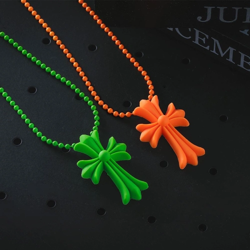 WellDesigned Chrxmx Hxxrts Necklaces 299276