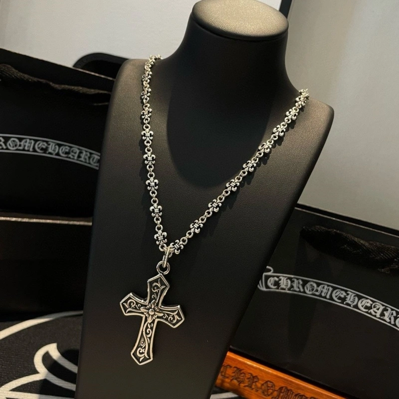 Classic Chrxmx Hxxrts Necklaces 299265