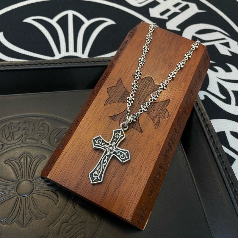 Classic Chrxmx Hxxrts Necklaces 299265
