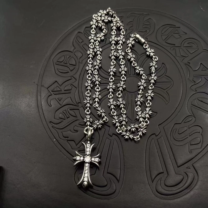 ModernLook Chrxmx Hxxrts Necklaces 299251