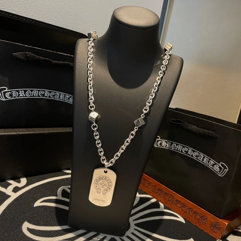 Stylish Chrxmx Hxxrts Necklaces 299241