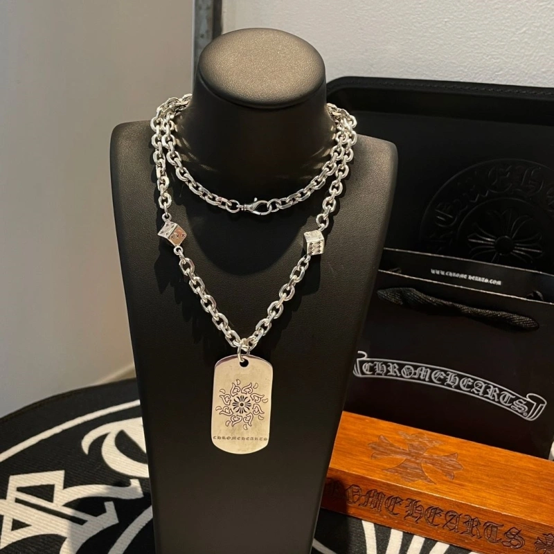 Stylish Chrxmx Hxxrts Necklaces 299241