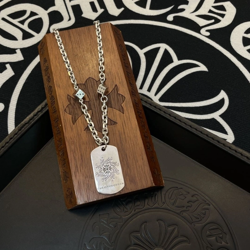 Stylish Chrxmx Hxxrts Necklaces 299241
