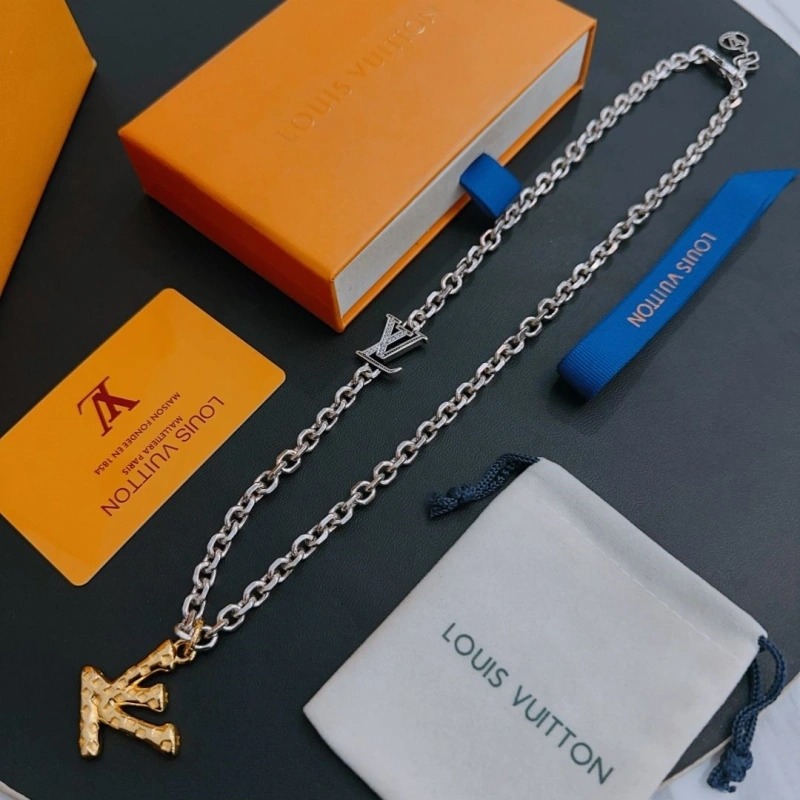 Fashionable LX Necklaces 310405