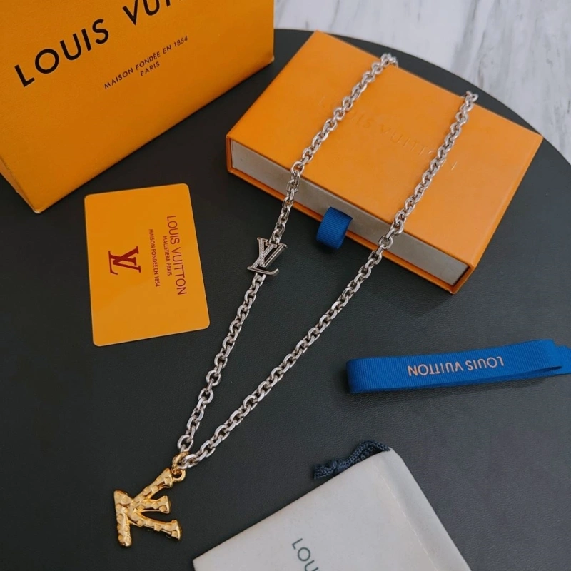 Fashionable LX Necklaces 310405