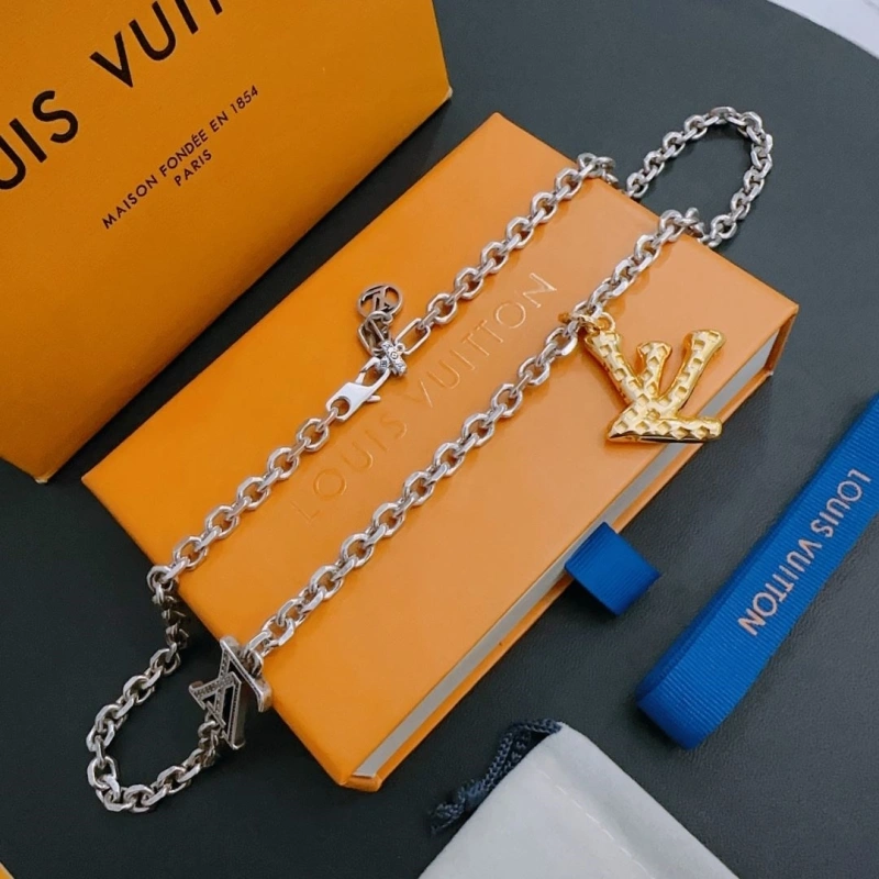 Fashionable LX Necklaces 310405