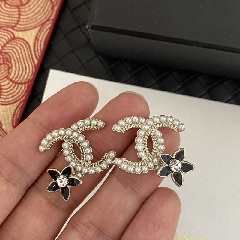 Lightweight Chxnxl Earrings 288415