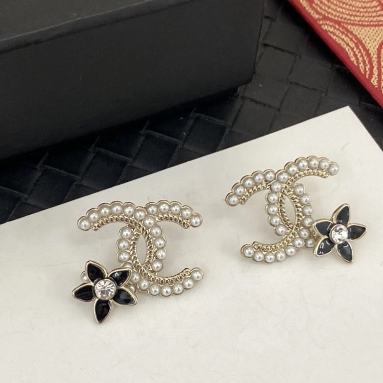 Lightweight Chxnxl Earrings 288415