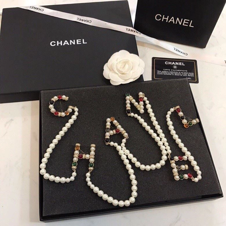 Classic Chxnxl Brooches 289206
