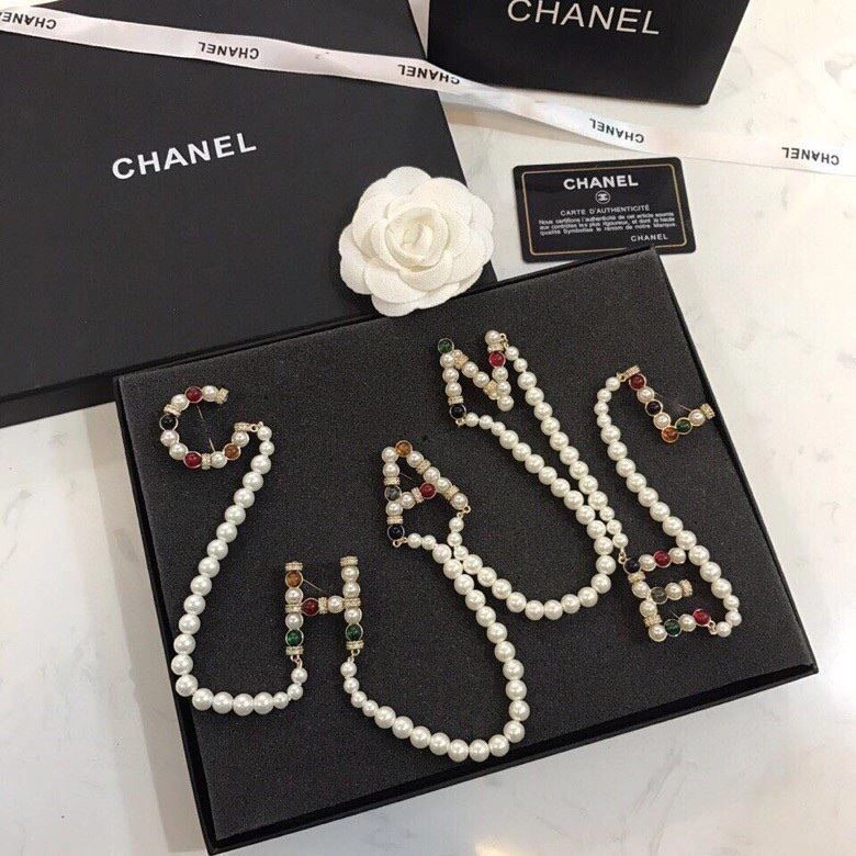 Classic Chxnxl Brooches 289206