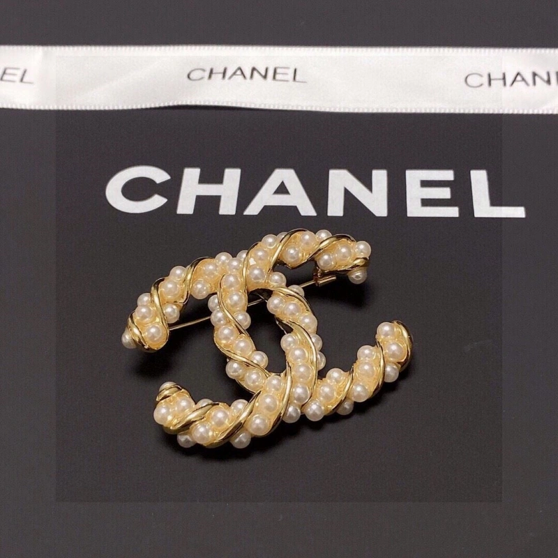 Lightweight Chxnxl Brooches 289186