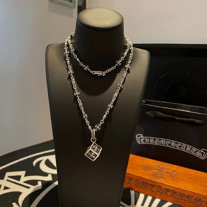 Bold Chrxmx Hxxrts Necklaces 299231