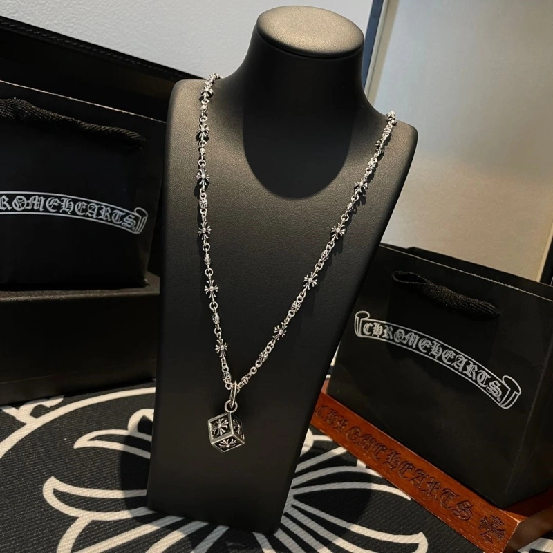 Bold Chrxmx Hxxrts Necklaces 299231