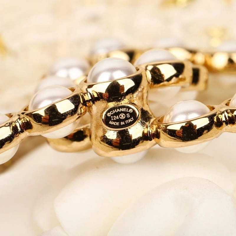 Sophisticated Chxnxl Brooches 289190