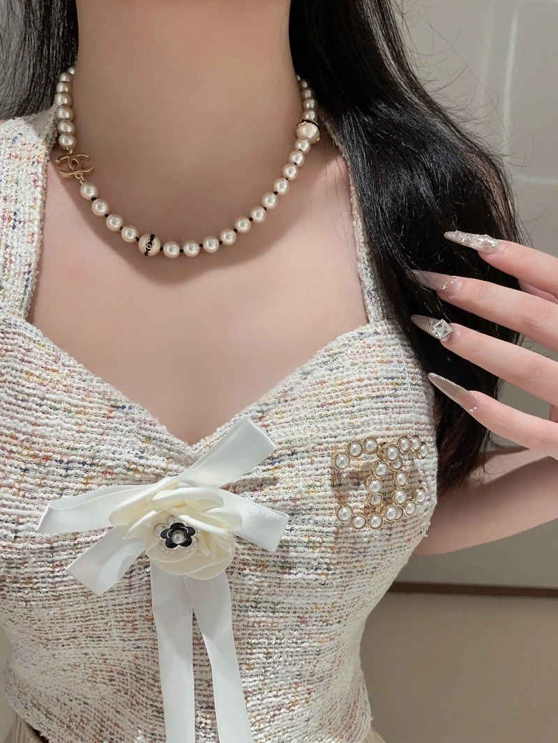 Sophisticated Chxnxl Brooches 289190