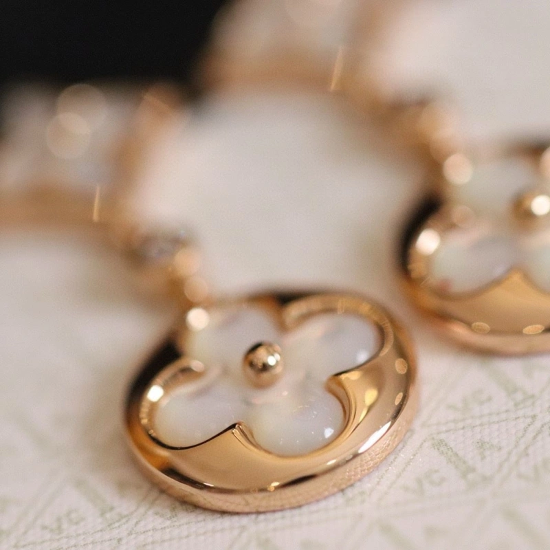 Classic LX Earrings 310979