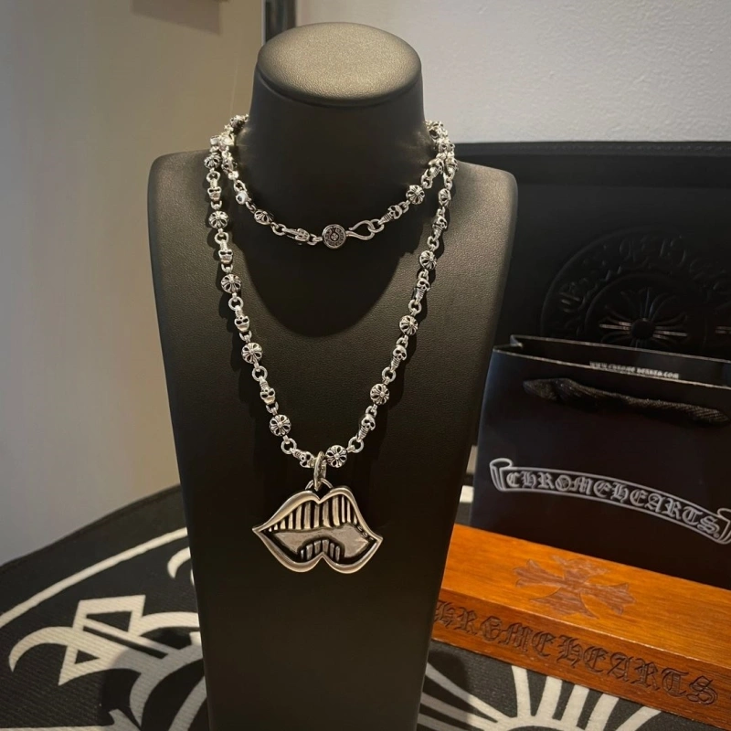 Classic Chrxmx Hxxrts Necklaces 299226