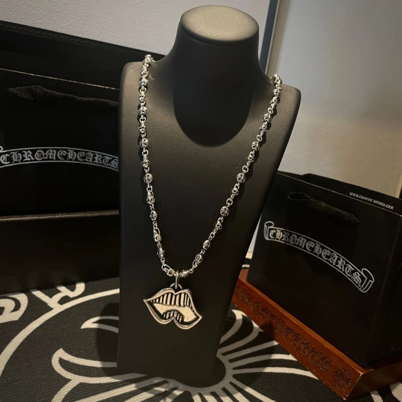 Classic Chrxmx Hxxrts Necklaces 299226