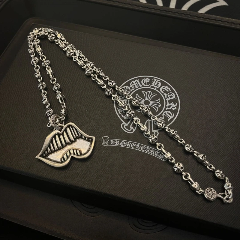 Classic Chrxmx Hxxrts Necklaces 299226
