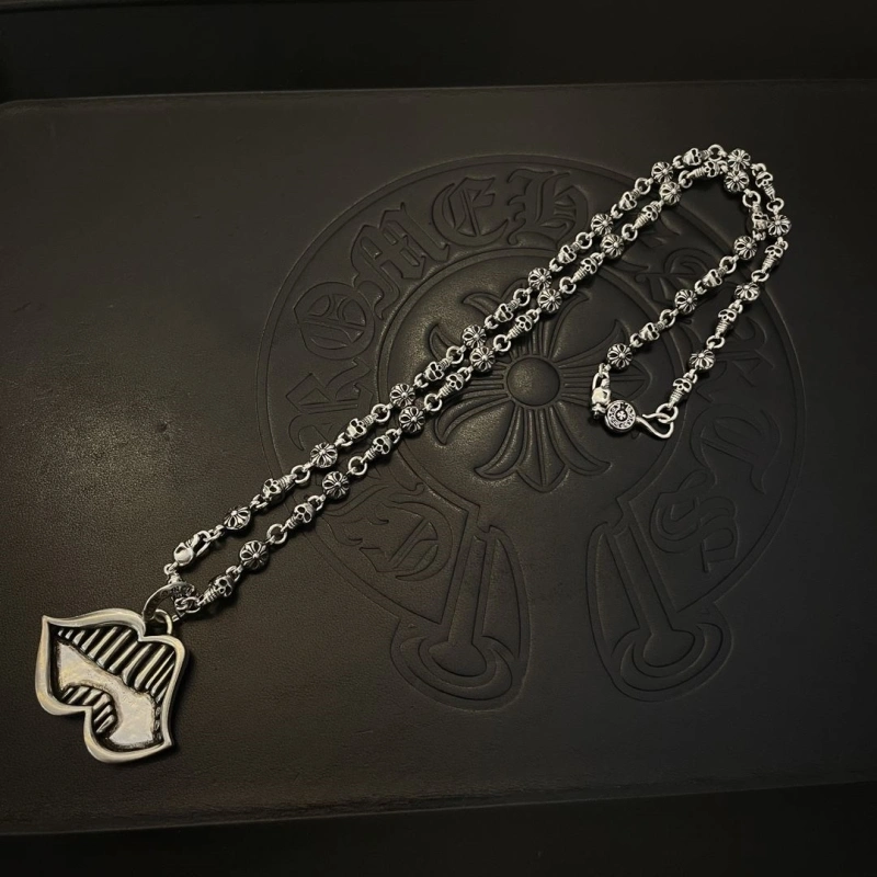 Classic Chrxmx Hxxrts Necklaces 299226