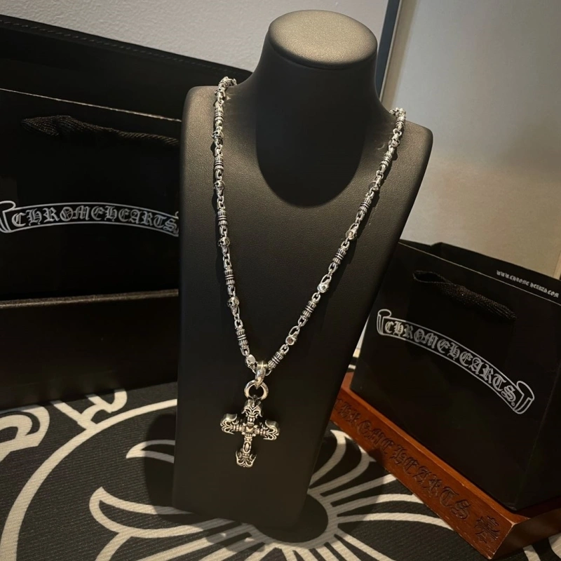 Vibrant Chrxmx Hxxrts Necklaces 299223