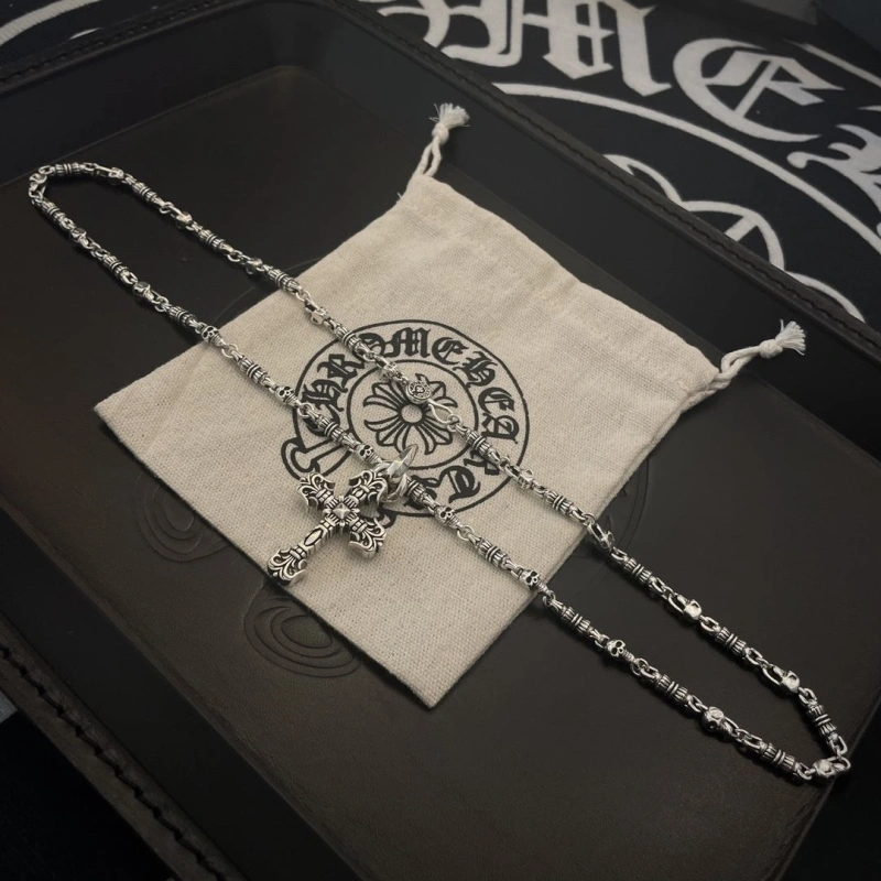 Vibrant Chrxmx Hxxrts Necklaces 299223