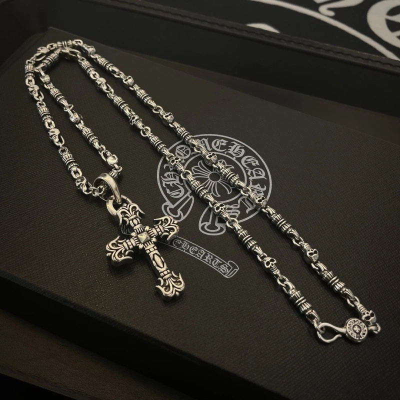 Vibrant Chrxmx Hxxrts Necklaces 299223