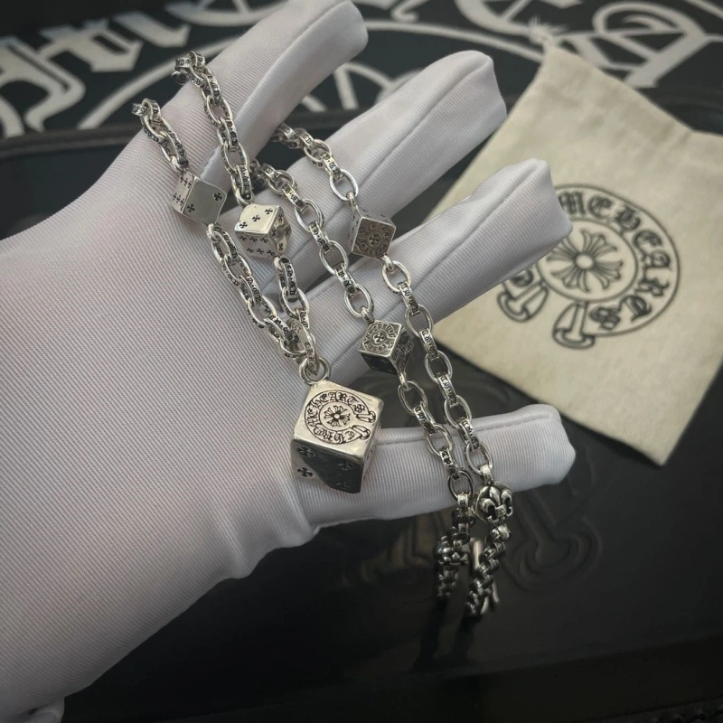 Resilient Chrxmx Hxxrts Necklaces 299222