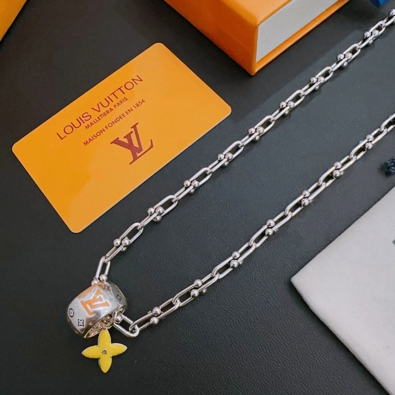 Sleek LX Necklaces 310400