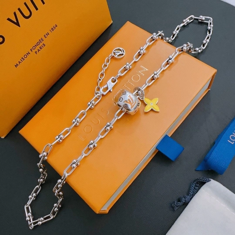 Sleek LX Necklaces 310400